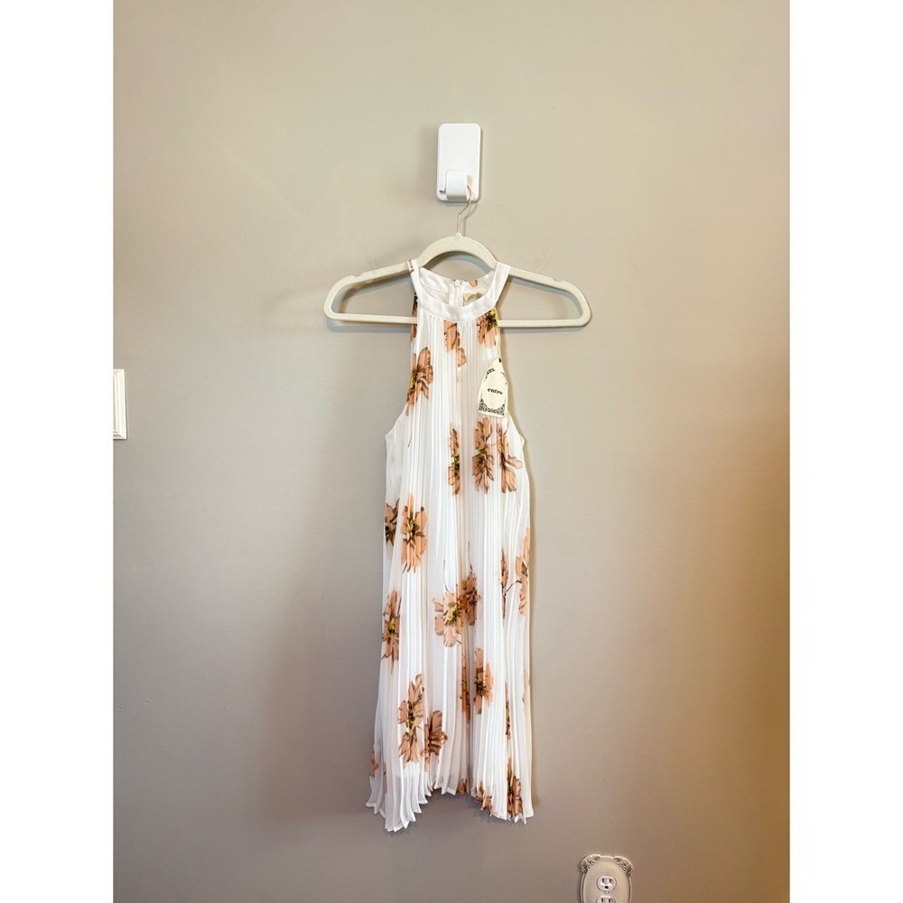 Entro • NWT White Peach Floral Pleated Halter Mini Dress Sleeveless Summer Sm - Picture 2 of 10